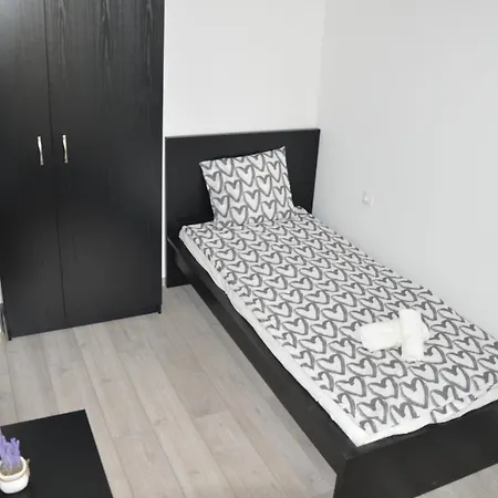 شقة Apartman-tata *