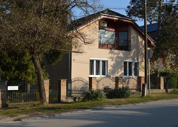 Apartman-tata Apartament *